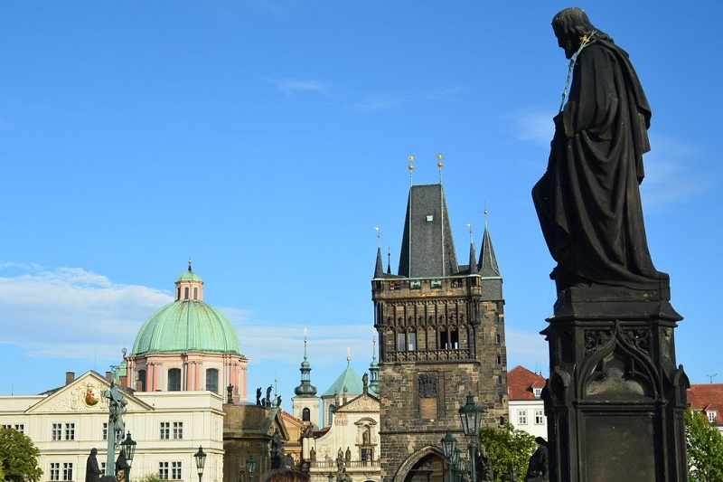 Praga ze Skalnym Miastem - wycieczka szkolna zagraniczna 